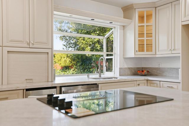 8437 Hidden Valley Cir, Fair Oaks, CA 95628