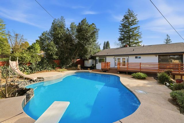 8437 Hidden Valley Cir, Fair Oaks, CA 95628