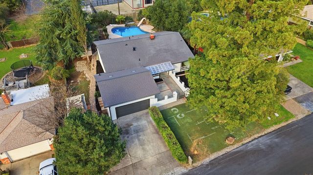 8437 Hidden Valley Cir, Fair Oaks, CA 95628