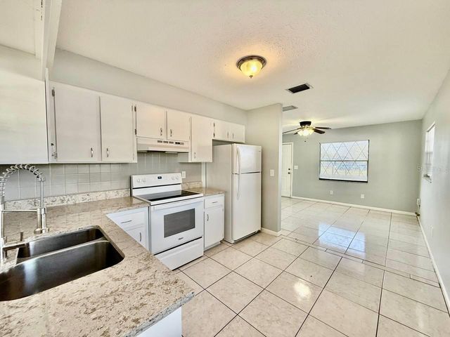 10812 HANNAWAY DRIVE B, Riverview, FL 33578