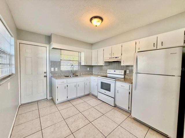 10812 HANNAWAY DRIVE B, Riverview, FL 33578