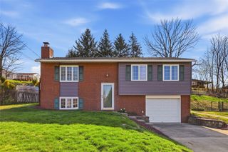 114 Lycoming Dr, Moon/crescent Twp, PA 15108