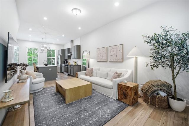 317 Dilbeck Place NE, Atlanta, GA 30342