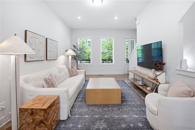 317 Dilbeck Place NE, Atlanta, GA 30342