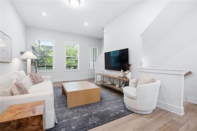 317 Dilbeck Place NE, Atlanta, GA 30342