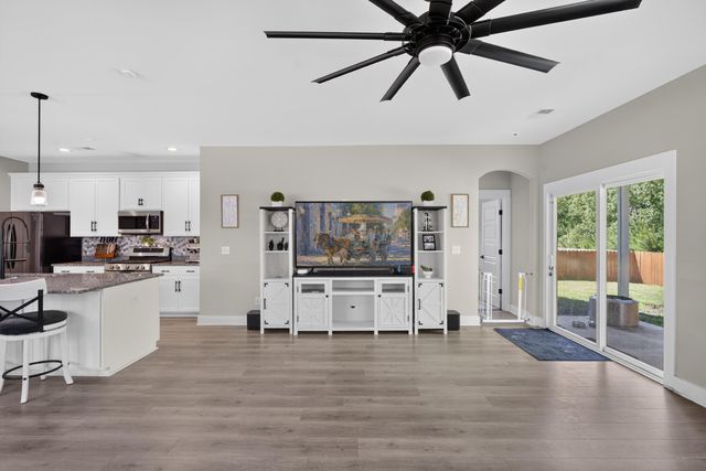 276 Whirlaway Drive, Moncks Corner, SC 29461