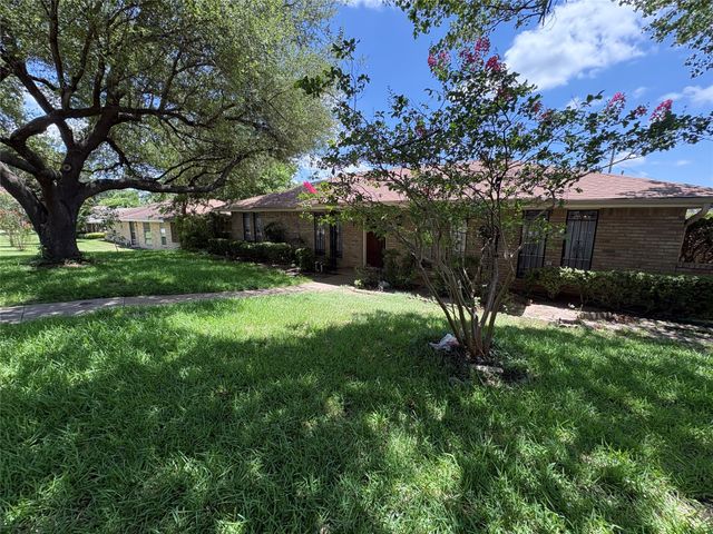 104 Charles Street, Desoto, TX 75115