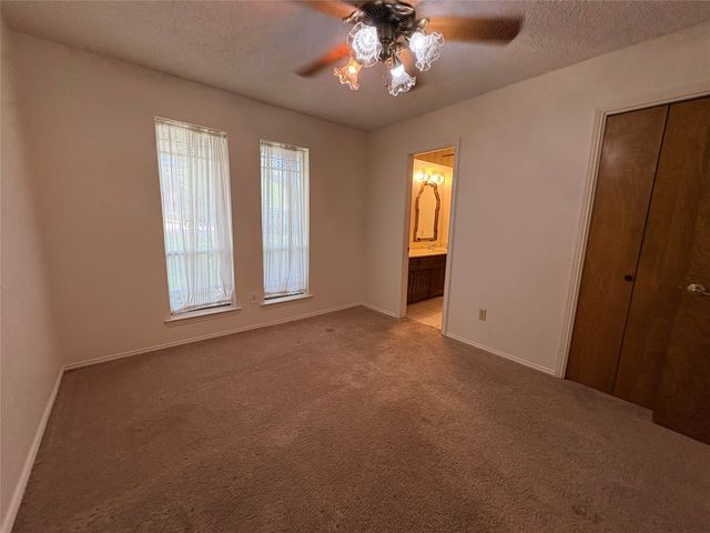 104 Charles Street, Desoto, TX 75115