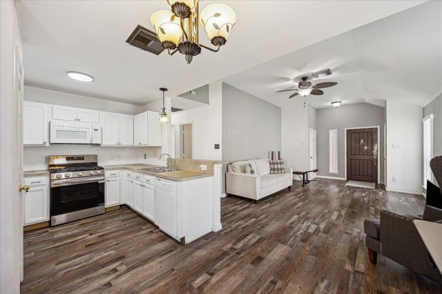 14215 Dreamscape Circle, Houston, TX 77047