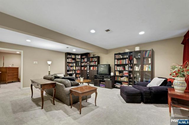 11 Pine Lake Terrace, River Vale, NJ 07675
