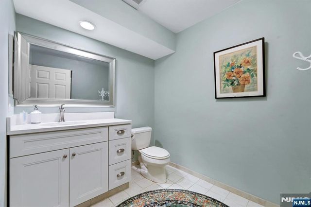 11 Pine Lake Terrace, River Vale, NJ 07675
