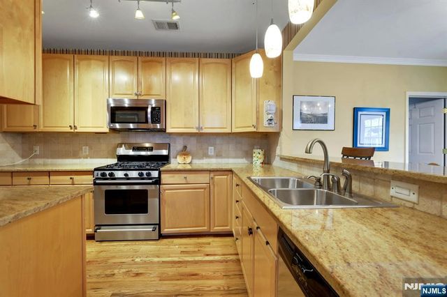 11 Pine Lake Terrace, River Vale, NJ 07675