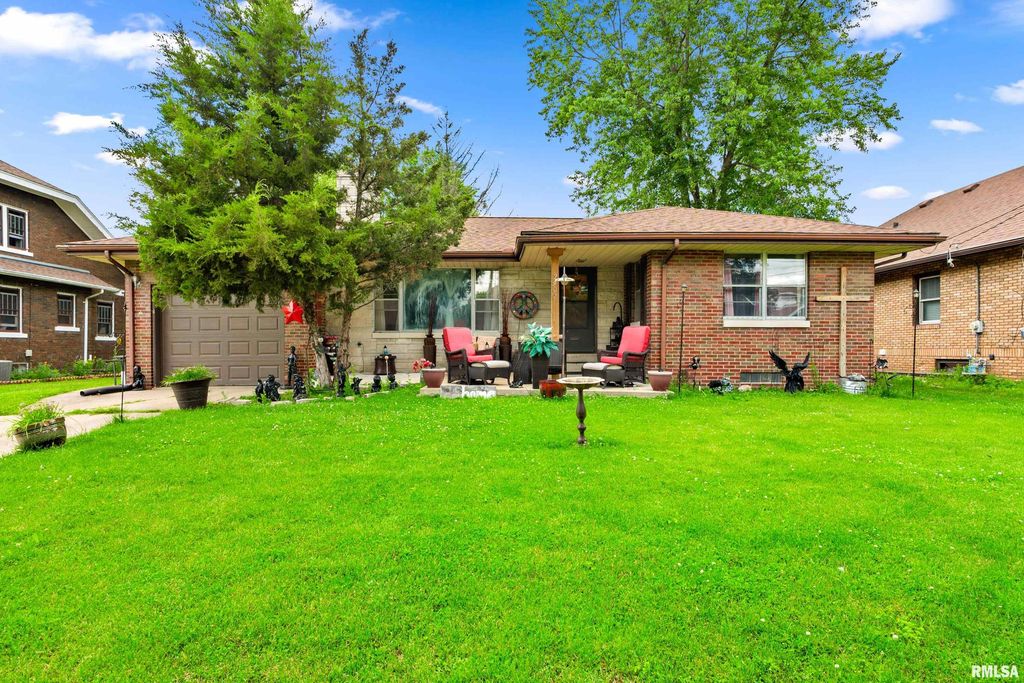 2907 N SHERIDAN Road, Peoria, IL 61604