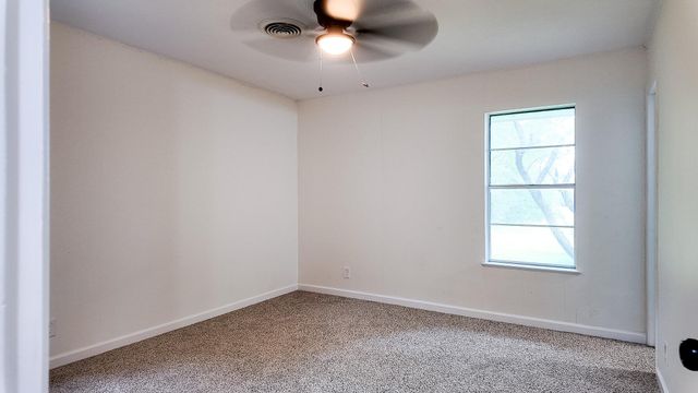 122 Blanket Flower DR, Bastrop, TX 78602