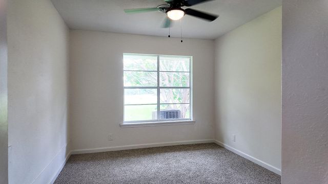 122 Blanket Flower DR, Bastrop, TX 78602