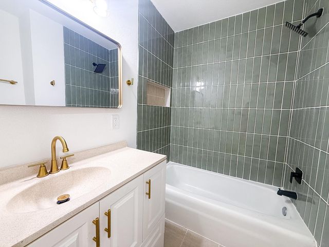 122 Blanket Flower DR, Bastrop, TX 78602