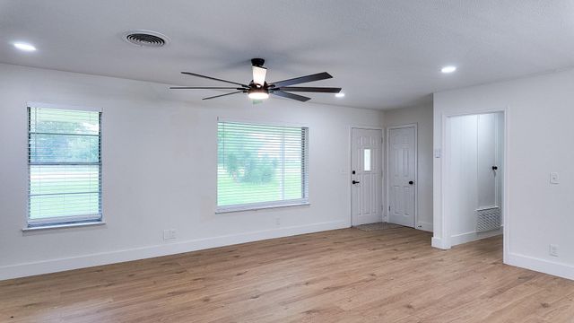 122 Blanket Flower DR, Bastrop, TX 78602