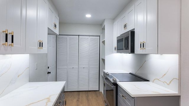 122 Blanket Flower DR, Bastrop, TX 78602