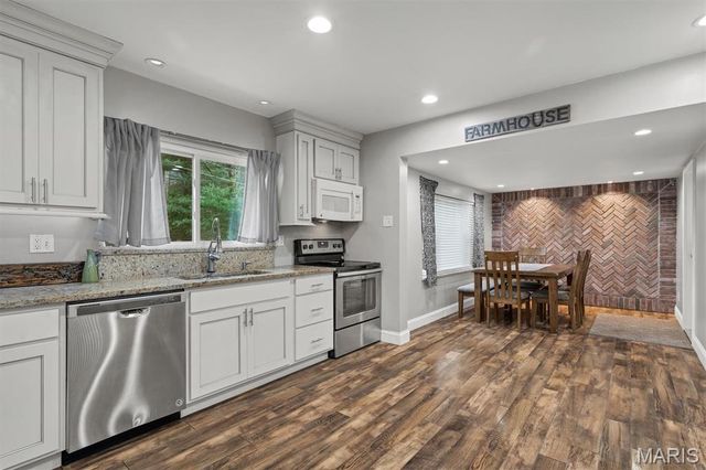 211 Redbud Trail, Eureka, MO 63025