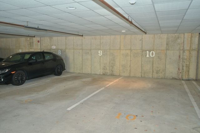 1 Powder Mill Squre 107, Andover, MA 01810