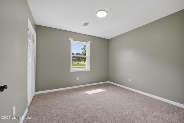 450 Pearman Ave, Radcliff, KY 40160