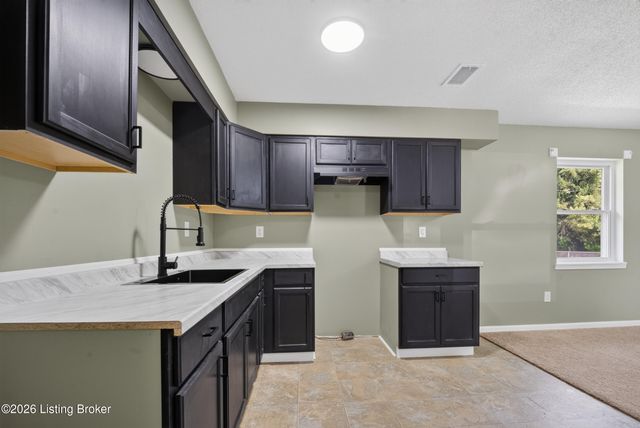 450 Pearman Ave, Radcliff, KY 40160
