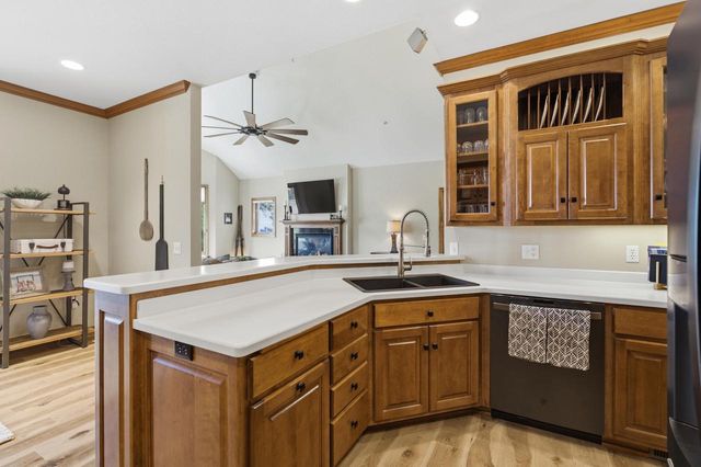 286 E Harbor View DRIVE, Fond Du Lac, WI 54935