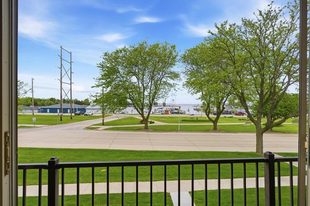 286 E Harbor View DRIVE, Fond Du Lac, WI 54935