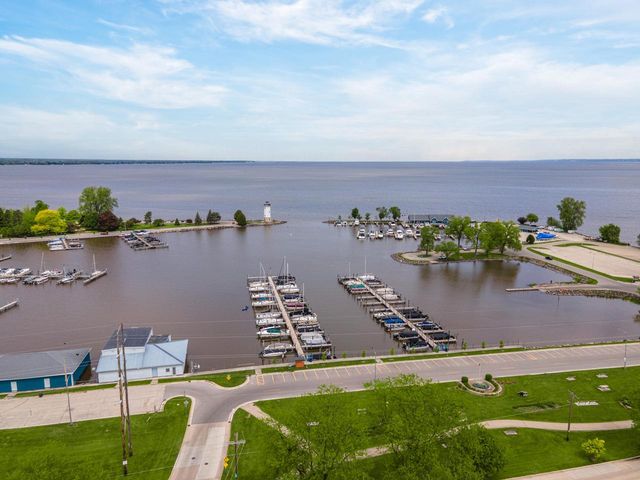 286 E Harbor View DRIVE, Fond Du Lac, WI 54935