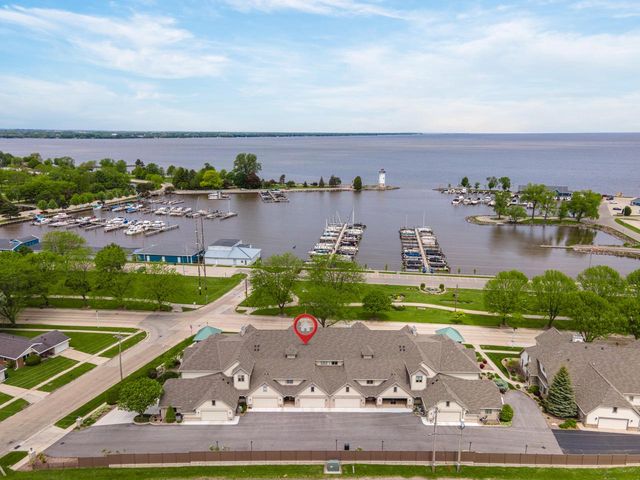 286 E Harbor View DRIVE, Fond Du Lac, WI 54935