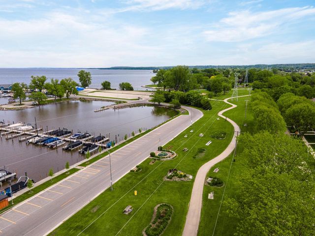 286 E Harbor View DRIVE, Fond Du Lac, WI 54935