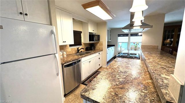 748 Park AVE, North Fort Myers, FL 33917