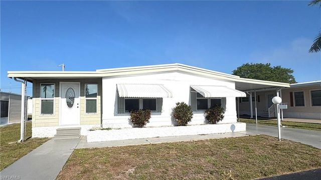 748 Park AVE, North Fort Myers, FL 33917
