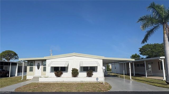 748 Park AVE, North Fort Myers, FL 33917