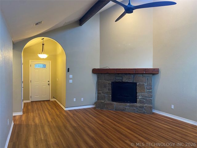 8702 E 87th Place, Tulsa, OK 74133