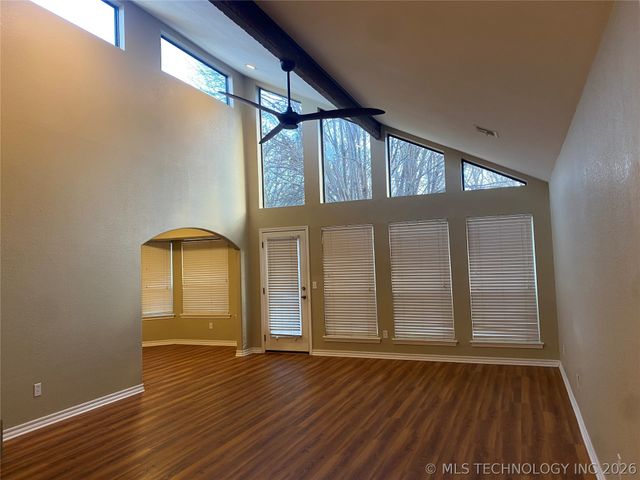 8702 E 87th Place, Tulsa, OK 74133