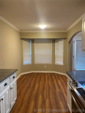 8702 E 87th Place, Tulsa, OK 74133