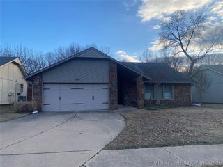 8702 E 87th Place, Tulsa, OK 74133