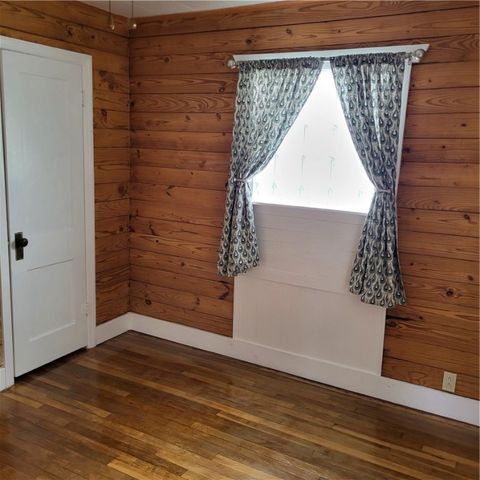 222 W Heard St, Refugio, TX 78377