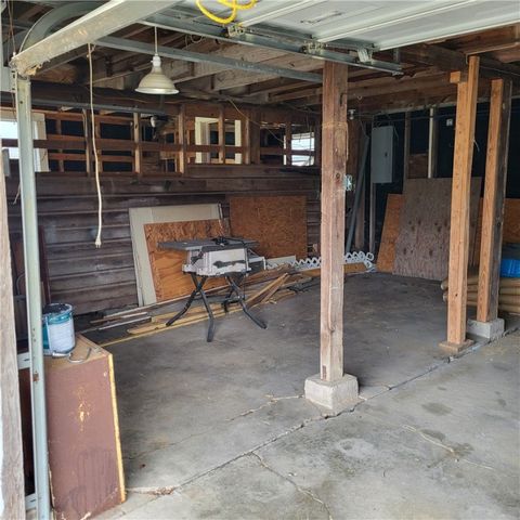 222 W Heard St, Refugio, TX 78377