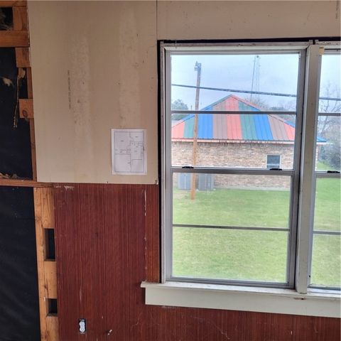 222 W Heard St, Refugio, TX 78377