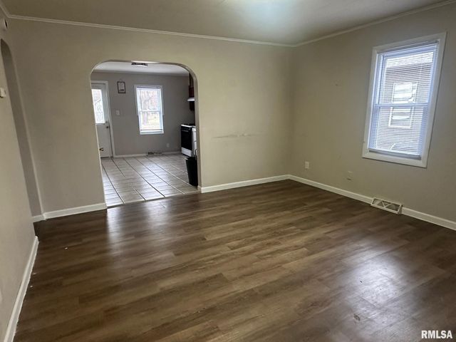 110 CHESTNUT Street, Kincaid, IL 62540