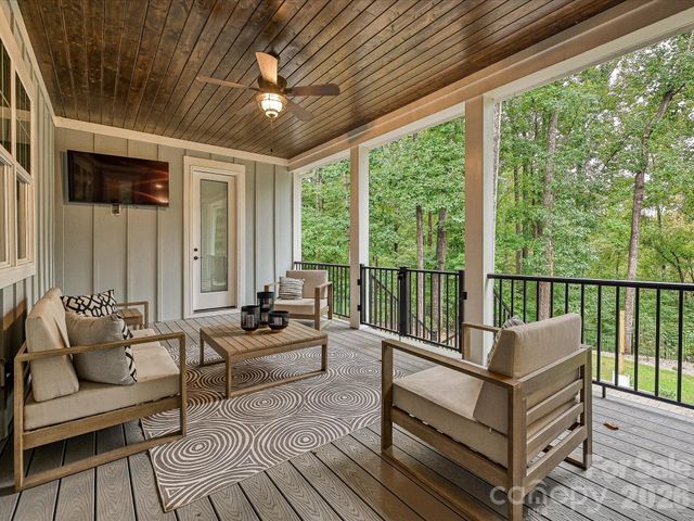 138 Waterbury Drive, Mooresville, NC 28117