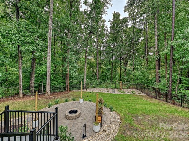 138 Waterbury Drive, Mooresville, NC 28117