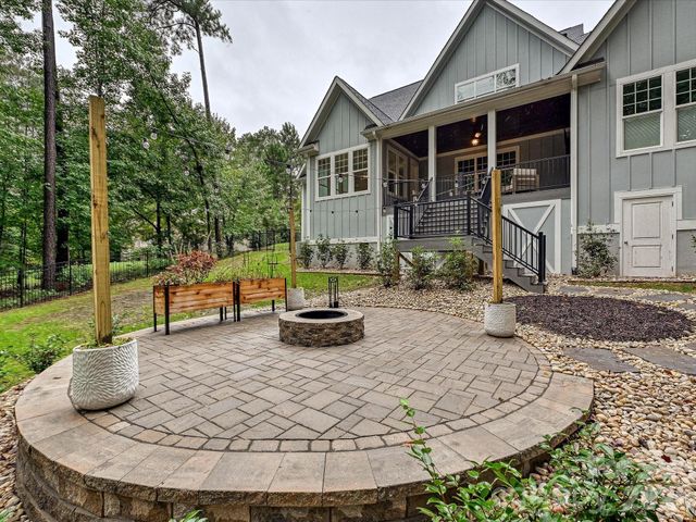 138 Waterbury Drive, Mooresville, NC 28117