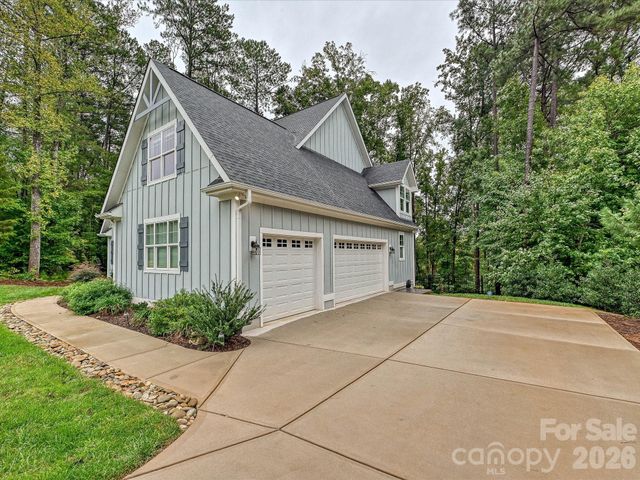 138 Waterbury Drive, Mooresville, NC 28117