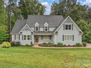 138 Waterbury Drive, Mooresville, NC 28117