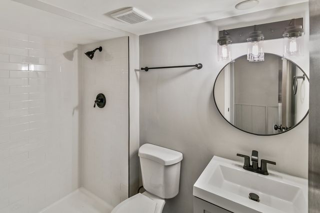 6151 Victoria Drive, Oak Forest, IL 60452