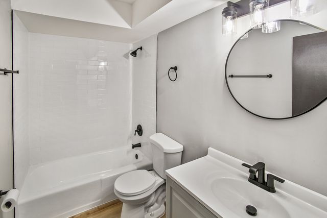 6151 Victoria Drive, Oak Forest, IL 60452