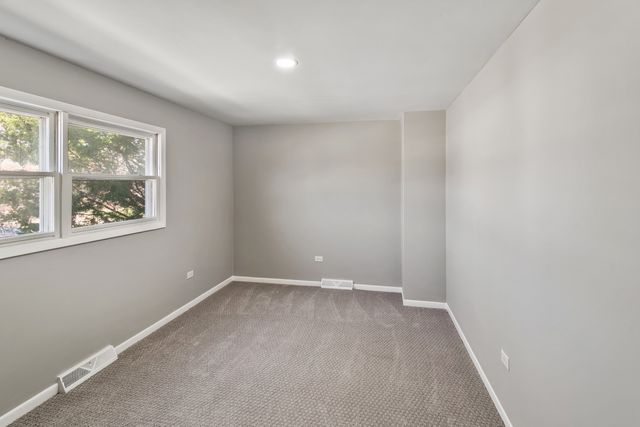 6151 Victoria Drive, Oak Forest, IL 60452